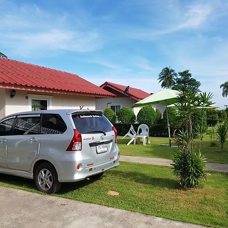 Moon River Resort Ubon Ratchathani Bagian luar foto