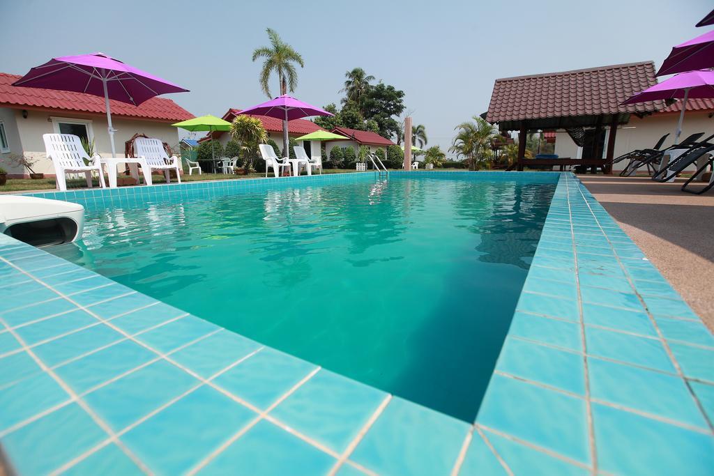 Moon River Resort Ubon Ratchathani Bagian luar foto