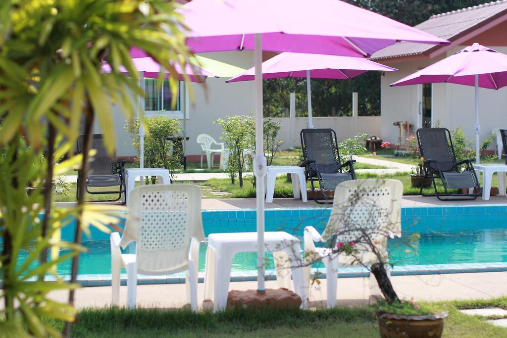 Moon River Resort Ubon Ratchathani Bagian luar foto
