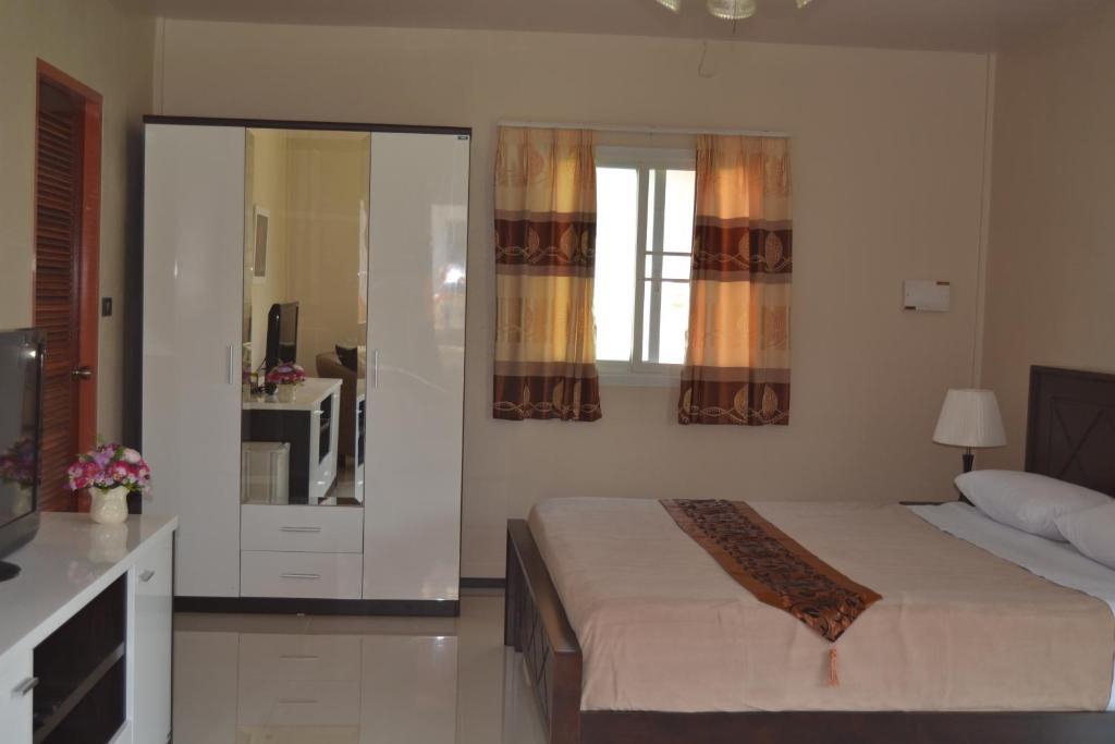 Moon River Resort Ubon Ratchathani Bagian luar foto