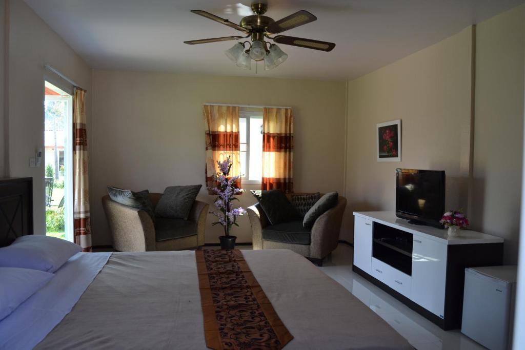 Moon River Resort Ubon Ratchathani Bagian luar foto