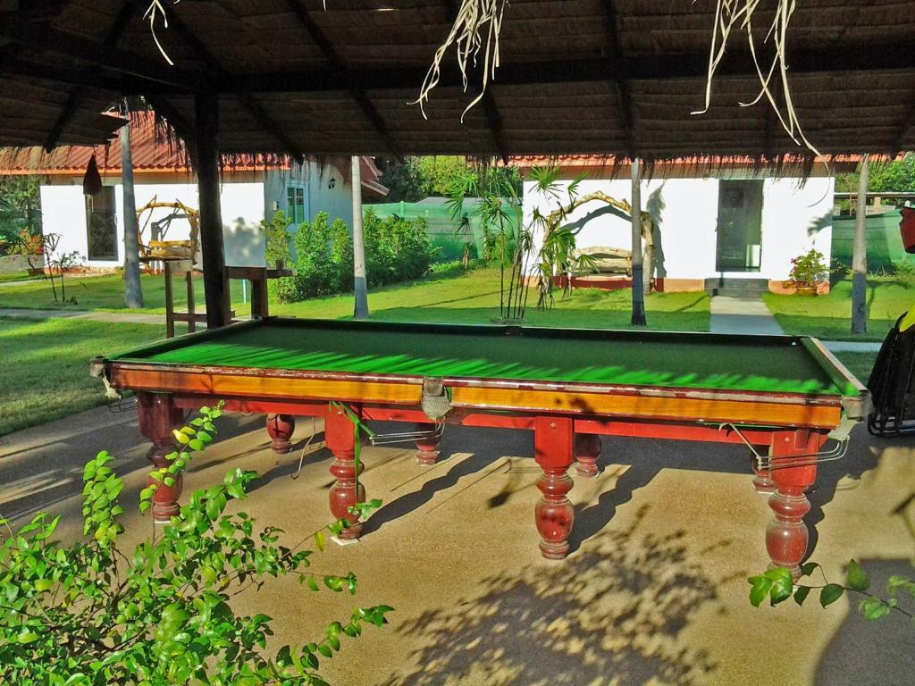 Moon River Resort Ubon Ratchathani Bagian luar foto